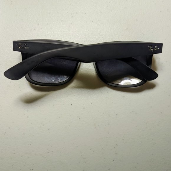 Ray-Ban - Justin Classic Polarized, RB4165 Sunglasses. 54/16/145 - Picture 3 of 6